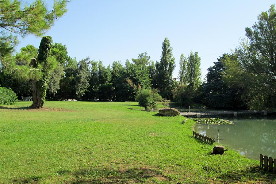 G�tes Raph�le-les-Arles